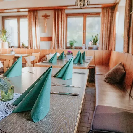 Hirsch Hotel 3*